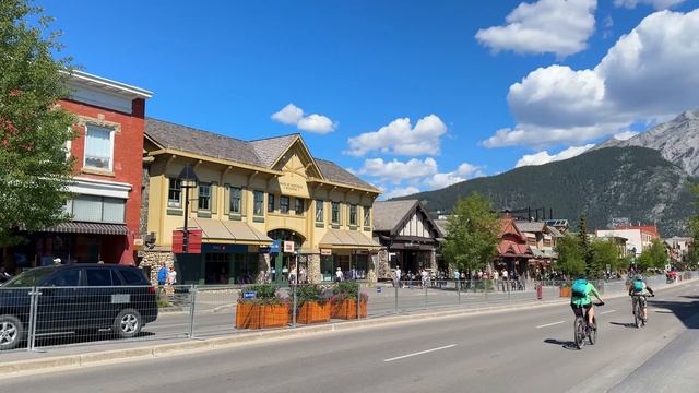 Канада. Прогулка по городу Банф в провинции Альберта в формате 4K смотреть онлайн