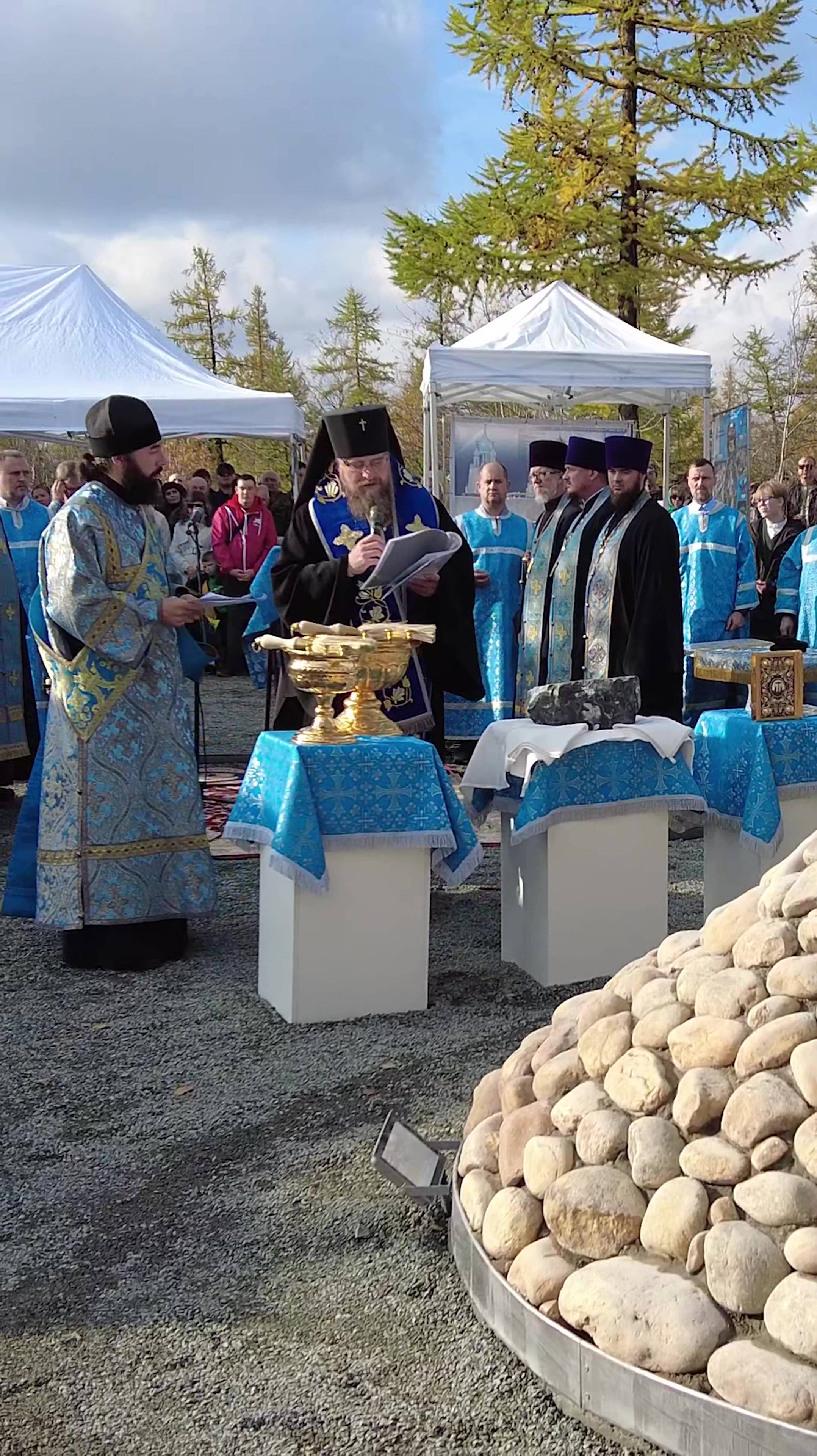 Освящение места и закладного камня Собора в честь Рождества Пресвятой Богородицы в Новом Уренгое смотреть онлайн