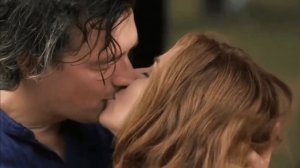 "Это я по тебе скучаю". Песня в клипе зазвучала по новому.