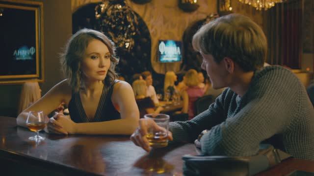 СЕЛФИ НА ПАМЯТЬ - 1 серия смотреть онлайн