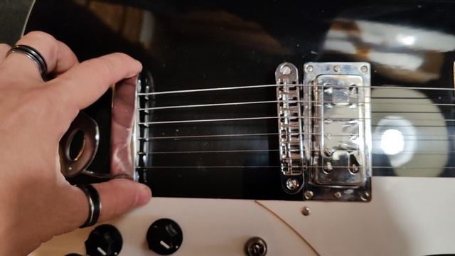 Обзор сборки китайской реплики Rickenbacker 480 смотреть онлайн