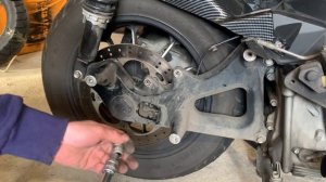 Замена задней покрышки и масла в редукторе на Voge SR4max