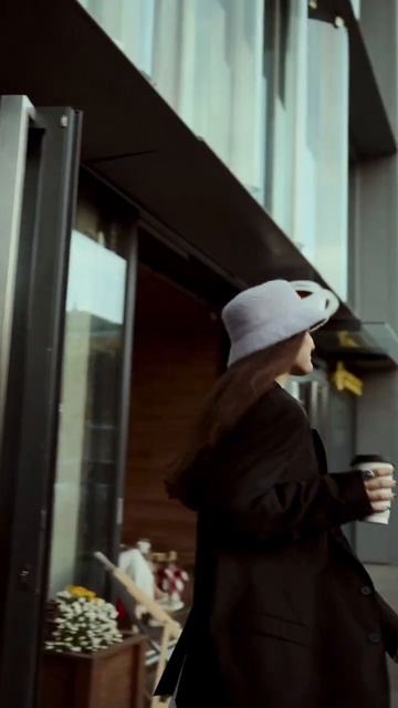 Этой осенью ты, она и Kangol #kangol #кепки #москва #бейсболки #панама #neweracap #47brand смотреть онлайн