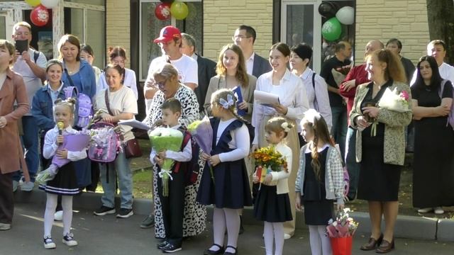 Новогиреево. 1 Сентября 2025 в школе Олехника. смотреть онлайн