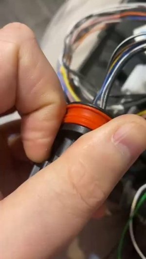 Как снять разъем с фары Lada Vesta NG