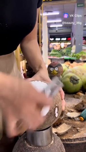 Чистка кокоса