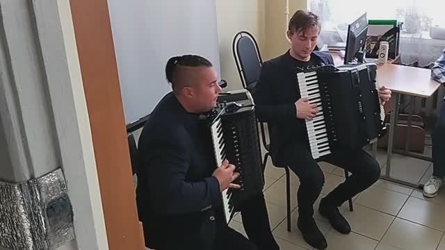 Концерт аккордеонистов Шаравьёвых "Мелодии вечерние огни"