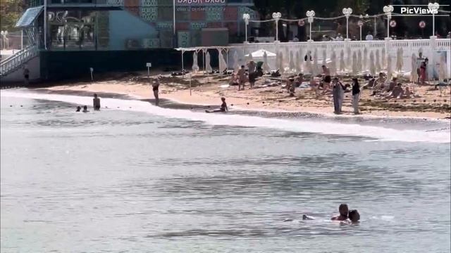 Геленджик пляж Лермонтовский сегодня 22 сентября 2025. Погода в Геленджике сейчас, обстановка смотреть онлайн