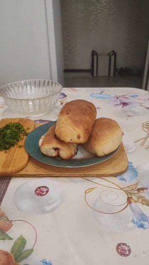 Угостила соседку Валю