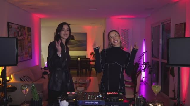 Mary Gripa Good vibes from home cDeep House & Nu Disco 1 hour set 🇧🇷 смотреть онлайн