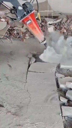 Гидромолот BAUMECH — разберёт всё 🔥 #гидромолот #минипогрузчик #baumech