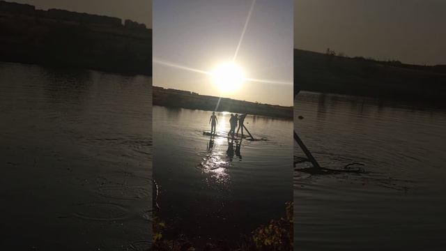 катаемся на плоту смотреть онлайн