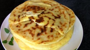 Лепешки с картошкой и сыром к завтраку.