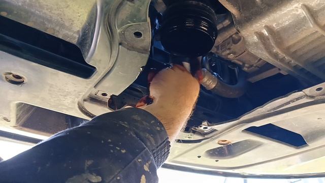 Как заменить масло  и масляный фильтр в моторе 2.0 150 ЛС Хендай Тусан 4 (NX4)