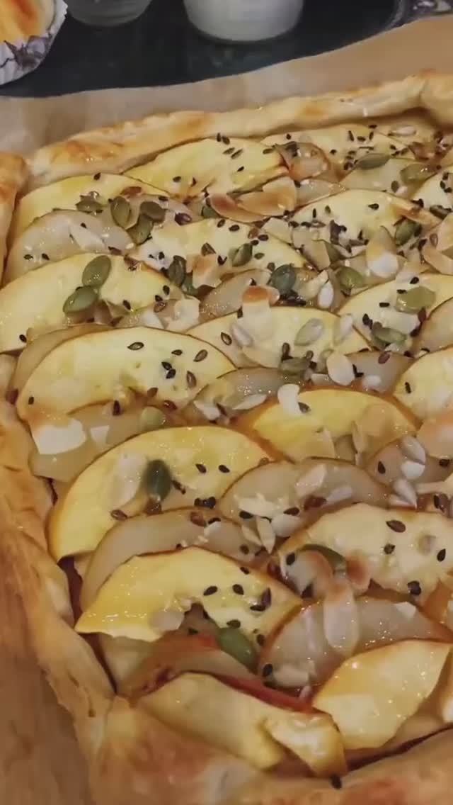 Слойка/галета с грушей и мёдом🥰 #shorts смотреть онлайн