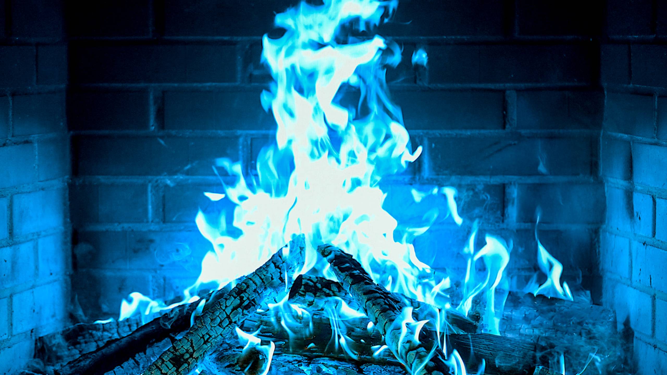 🔥 КАМИН 4К ULTRA HD. Синие пламя в камине со звуками огня. Fireplace 4K