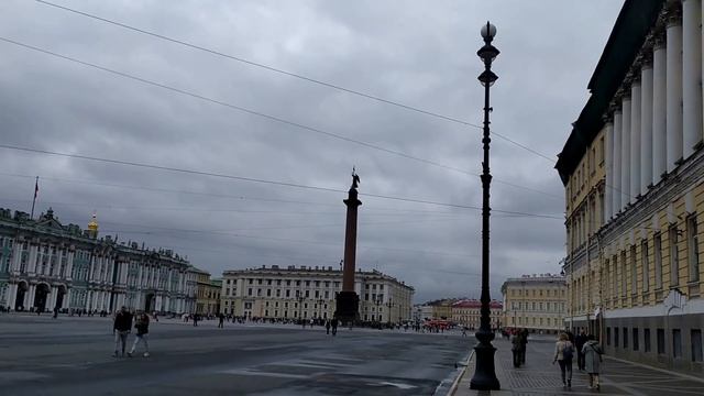 Фонтан у Адмиралтейства и Дворцовая площадь