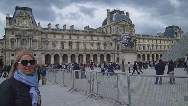 Площадь Согласия и возле Лувра (Париж, Франция). смотреть онлайн