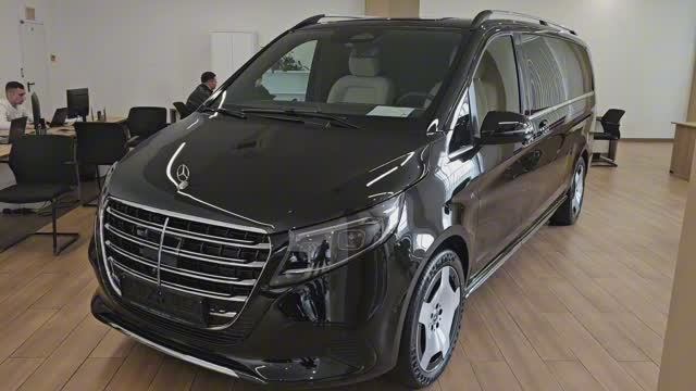 Осмотр Mercedes-Benz V 300d Long 2025 год