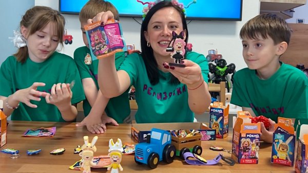 Распаковка коробочек SWEET BOX РОБЛОКС с Ремизятками и Синим трактором