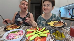 Мукбанг что мы пережили в ШКОЛЕ?! Консультант по ПИТАНИЮ Вам НЕ нужен! Болталка и Семейный ужин