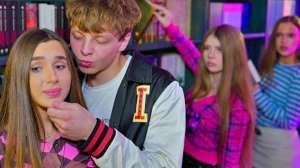 Один охотится за Монстром! Второй охотится за сердцем Дианы!