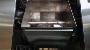 Обзор тестомесильной машины объемом 300 л с обогревом дежи.