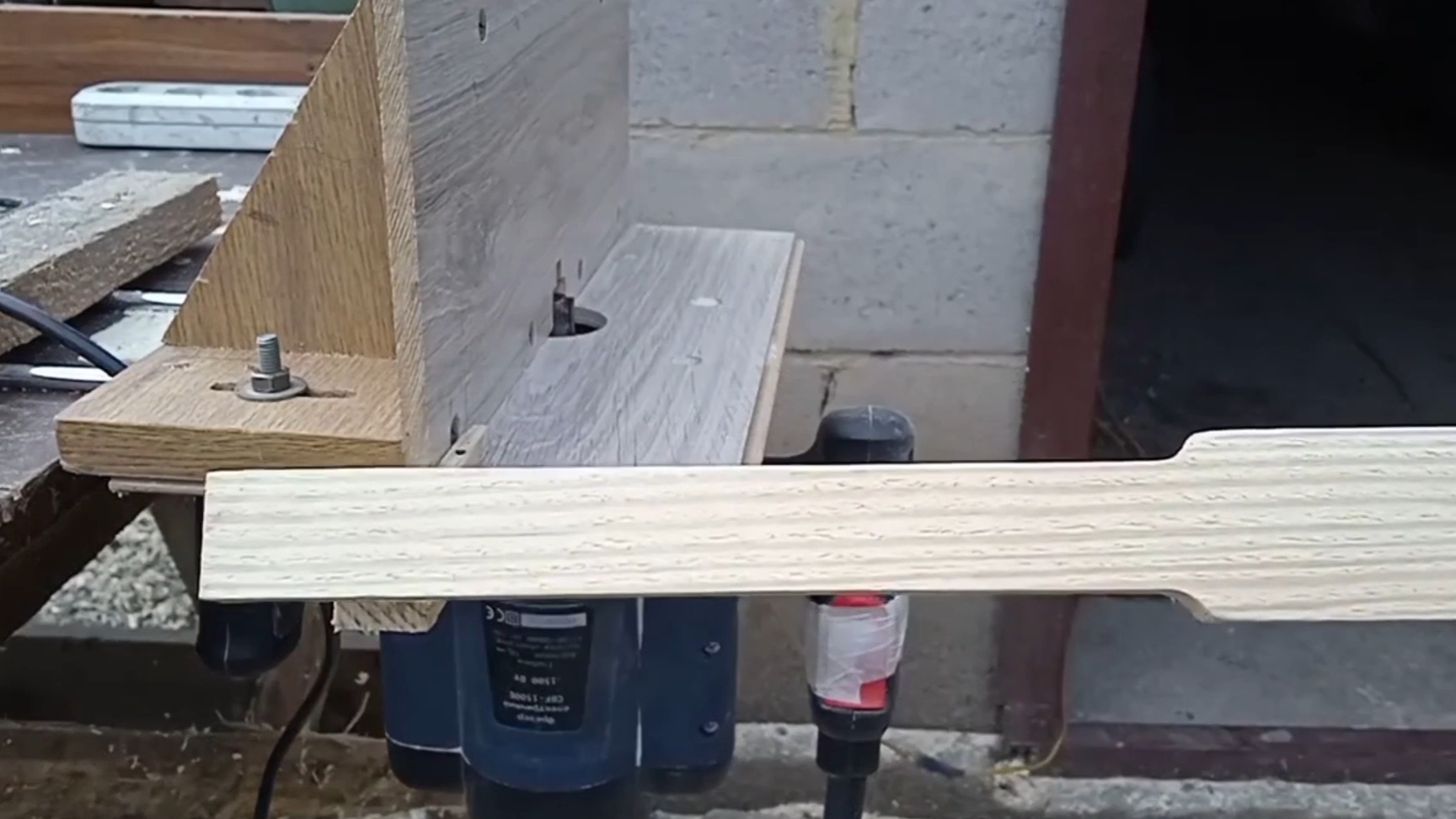 Разделитель Гофмана на ручном фрезерном станке.