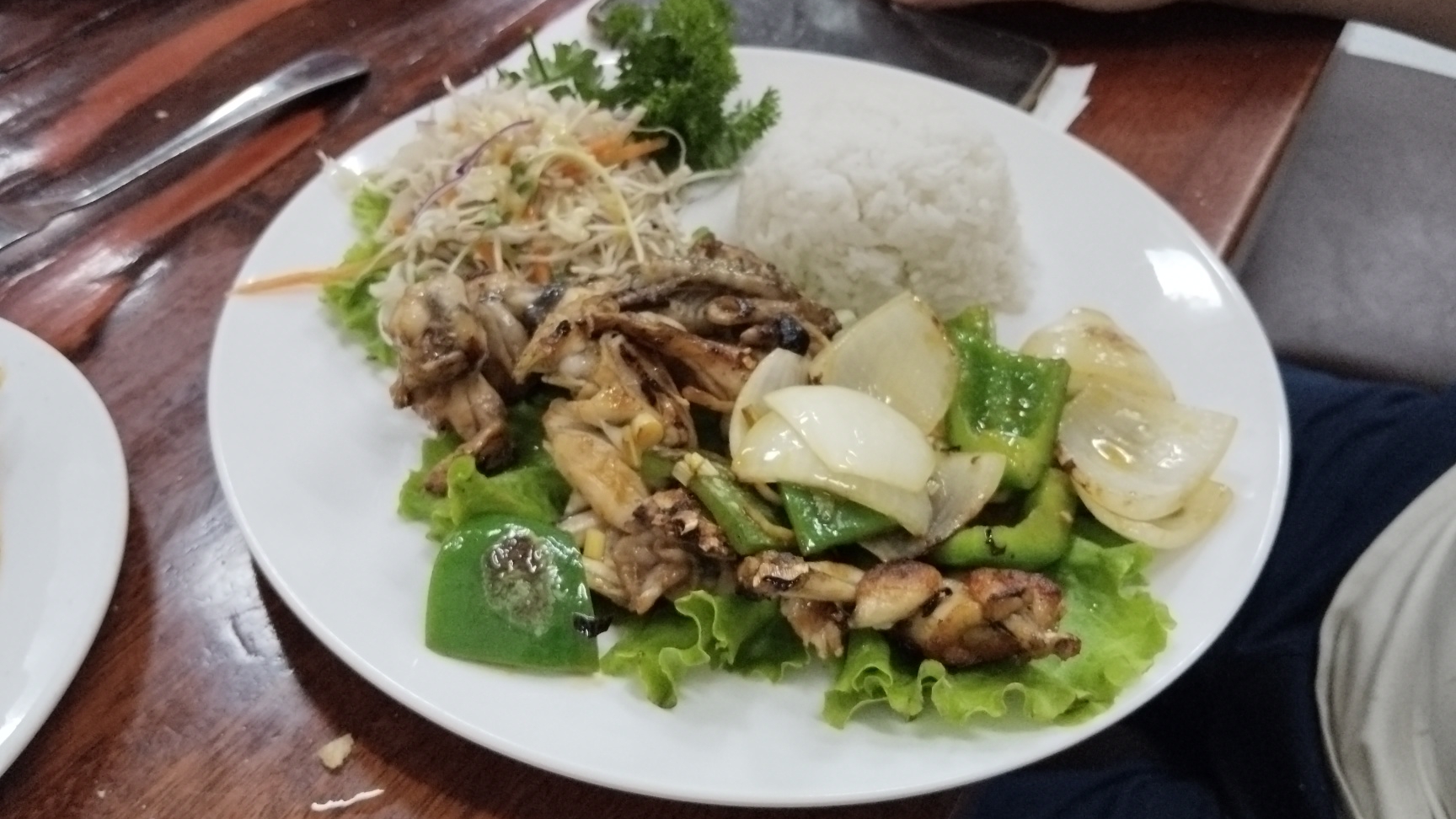 Вьетнам Нячанг.Наш ужин в ресторане с лягушками!!!! смотреть онлайн