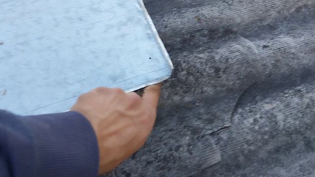 Как закрутить кровельные шурупы в асбестовую крышу! смотреть онлайн