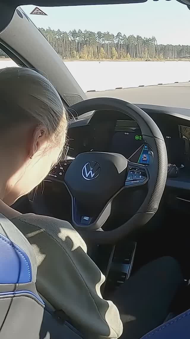 Система экстренной помощи VW смотреть онлайн