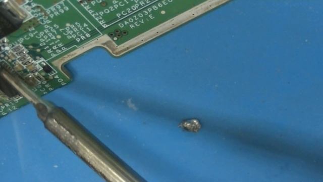 Acer Aspire 4520. Не заряжает АКБ. Замена контроллера заряда ISL6251