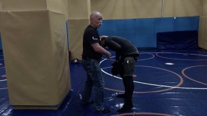 От удара ножом.В.Н.Крючков