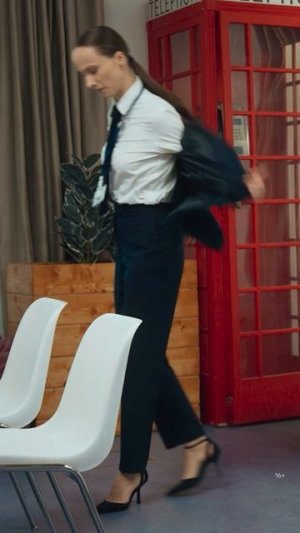 Станцевала перед учеником. «Олдскул» — смотрите новые серии комедии на PREMIER