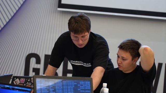 Запах энергетиков, фонк на фоне и много умных ребят: куратор и участник Volga CTF рассказали о фишка смотреть онлайн