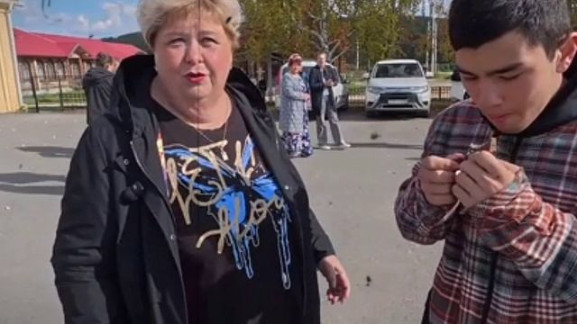 1000096969.mp4"Уральская семейка Аддамс: Мариинская версия. Обзор канала, где всё немного… странно"# смотреть онлайн