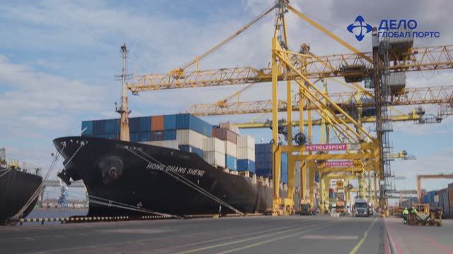ПЛП обработал первый контейнеровоз российской линии, отправленный по СМП смотреть онлайн