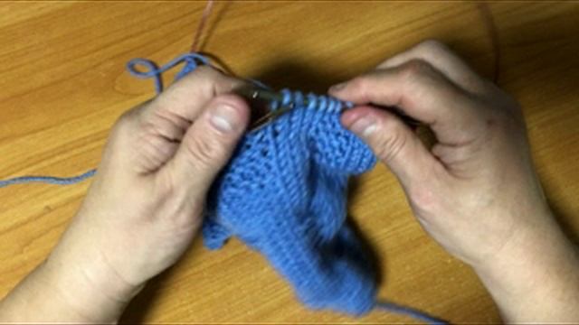 Теневой объёмный узор спицами смотреть онлайн