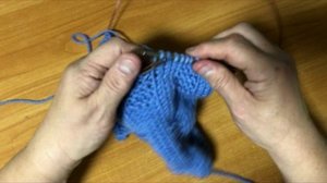 Теневой объёмный узор спицами