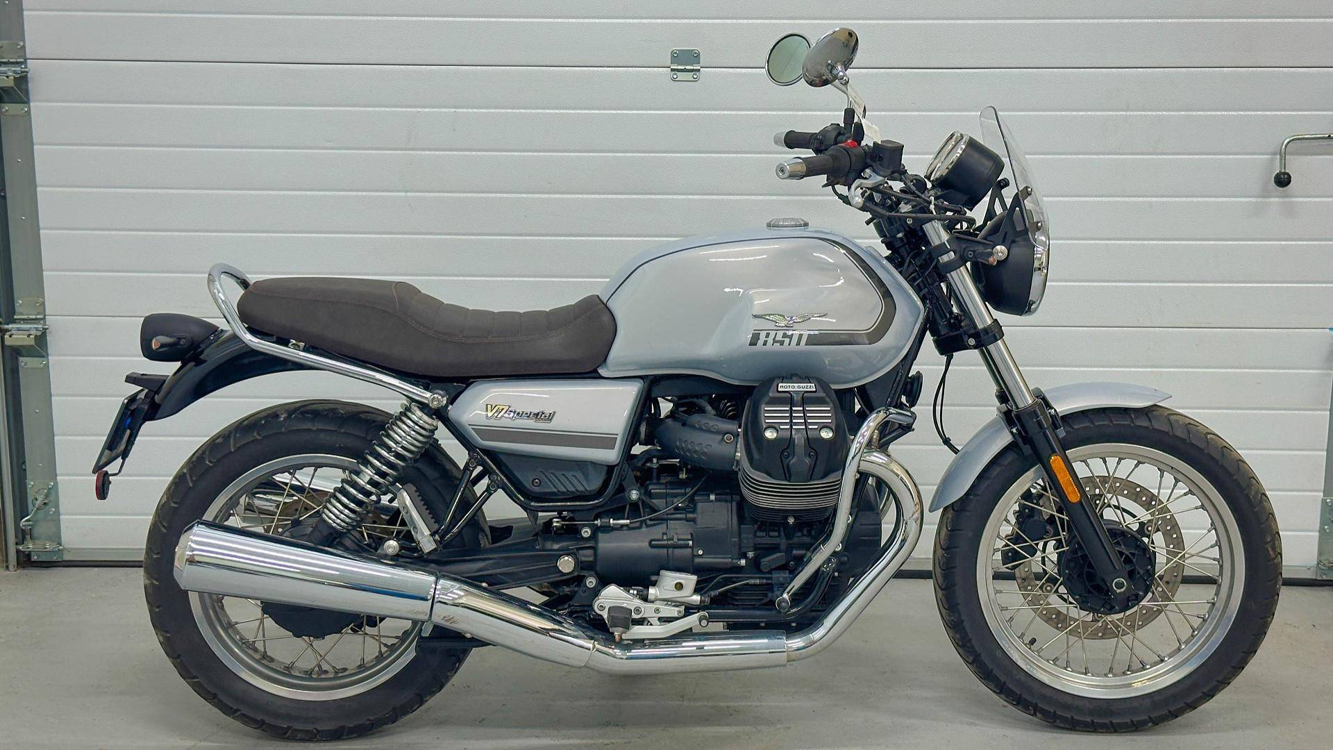 Moto Guzzi V7 - ZGUKZB007NM002724 смотреть онлайн