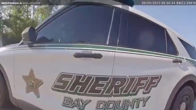 #США #Bodycamera  Калифорниия, полицейский прибывший на вызов застрелил вооруженного мужчину сначала