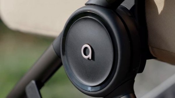 Коляска Anex iQ Hugg 2025