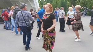 Колян танцует лучше всех!!!💃🌹Танцы в парке Горького!!!💃🌹Харьков 2021 - 1080