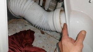 как правильно установить гофру на унитазе