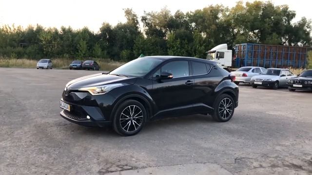 Toyota C-HR смотреть онлайн