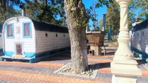 Прогуляемся по Джубге в сентябре 🍂 на пляже яблоку негде упасть 👍