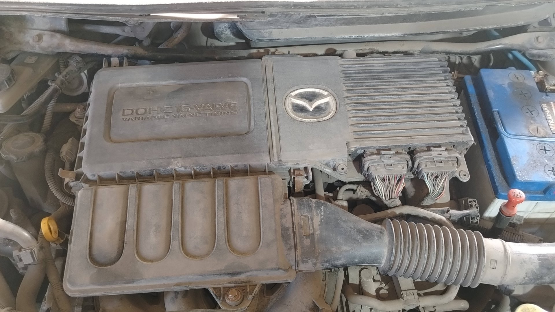 Как добраться до катушек и свечей Mazda Demio 👍