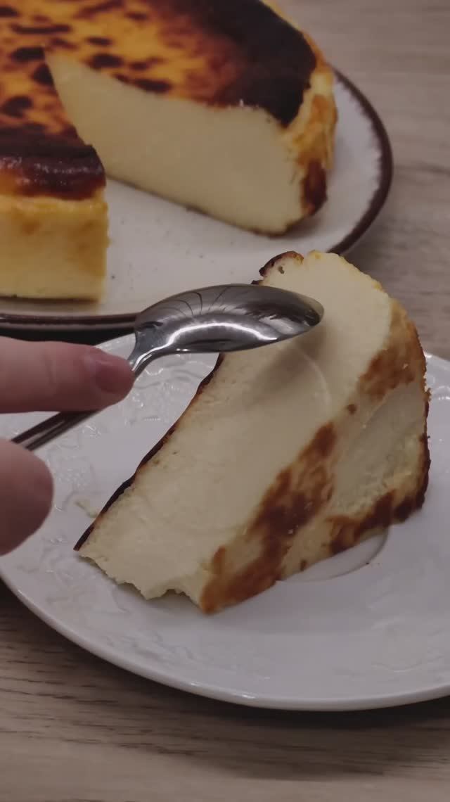 Жженый вкуснейший десерт – баскский чизкейк Сан- Себастьян. Сохраняйте рецепт смотреть онлайн