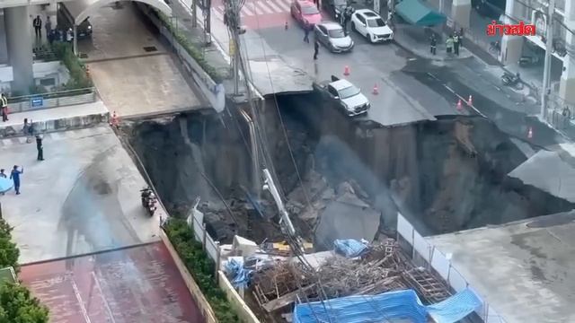 страшный провал в городе