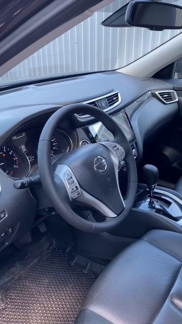 Nissan X-Trail T32. Перетяжка руля и ручки кпп смотреть онлайн